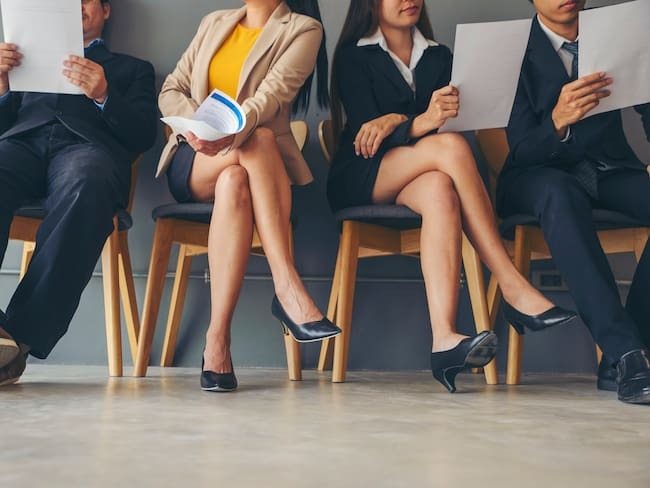 Curiosidad femenina: descubre por qué las mujeres cruzan las piernas