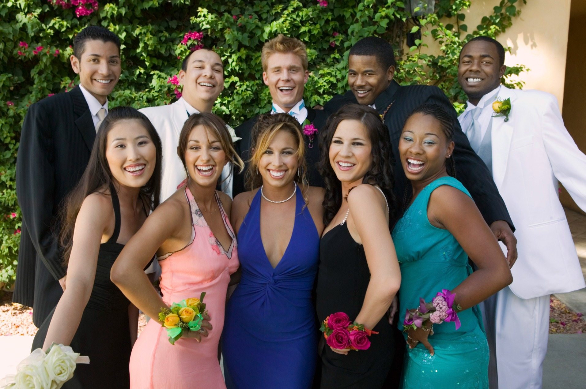 Diese Mädchen lehnen die Einladung eines Jungen zum Abschlussball ab. Sie sind fassungslos, als sie sehen, wer zugesagt hat ➤ Globenow.info