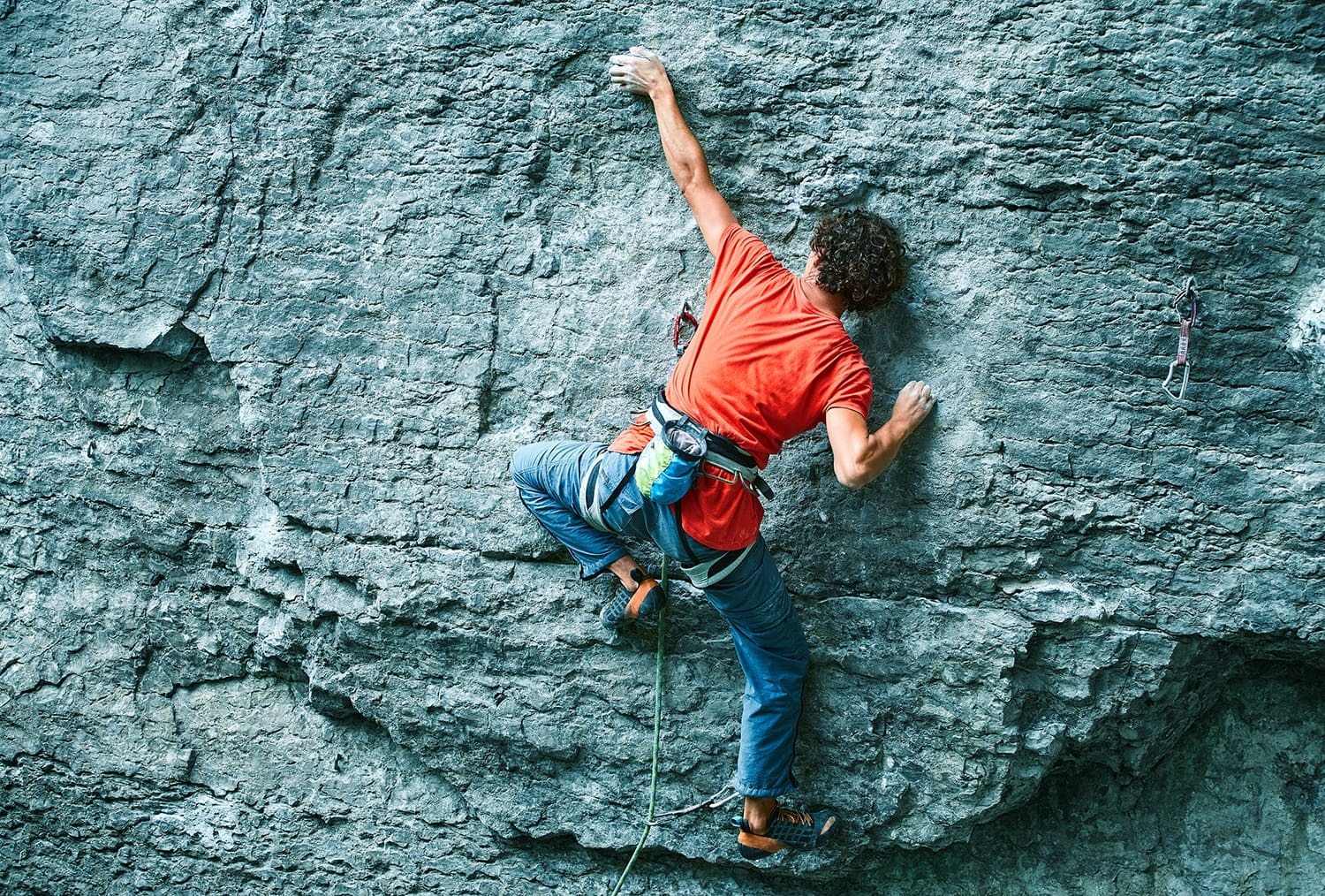 Kletterer finden ein Haus in Mountain Side. Und dann werfen sie einen Blick hinein ➤ Globenow.info